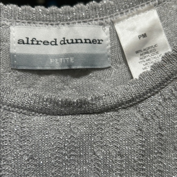Shimmering Silver Metallic Alfred Dunner 3/4 Sleeve Top. - Picture 4 of 6